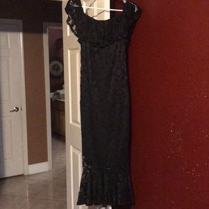 Black girl did the shoulder midi dress